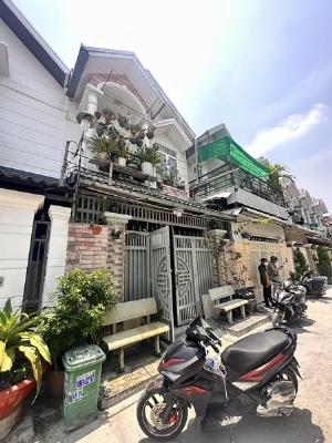 Nhà đẹp Quận 12 cần tiền bán gấp